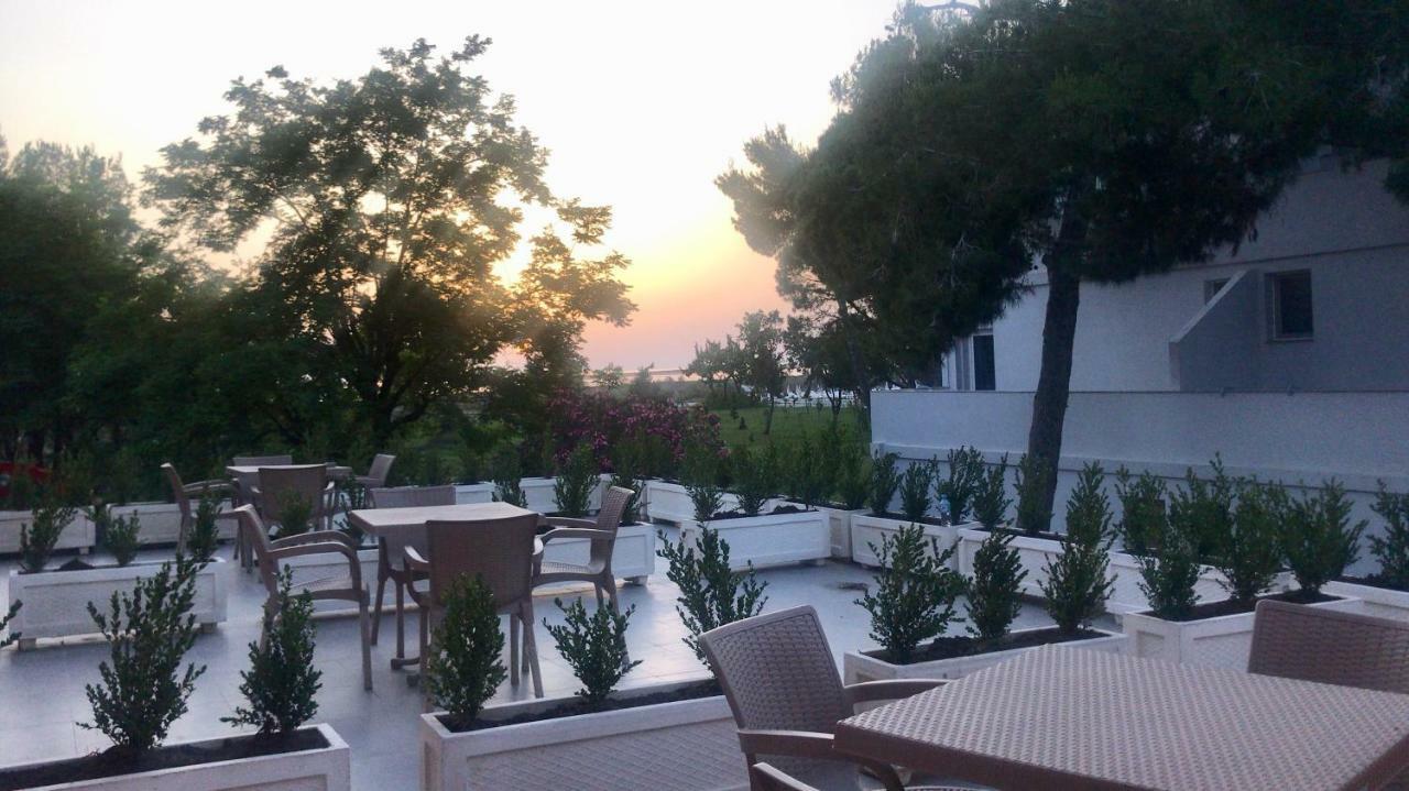 Pelikan Hotel Divjake